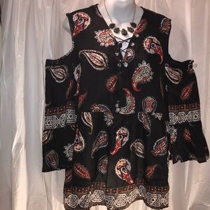 SOLD SOLD SOLD Peep Shoulder shirt